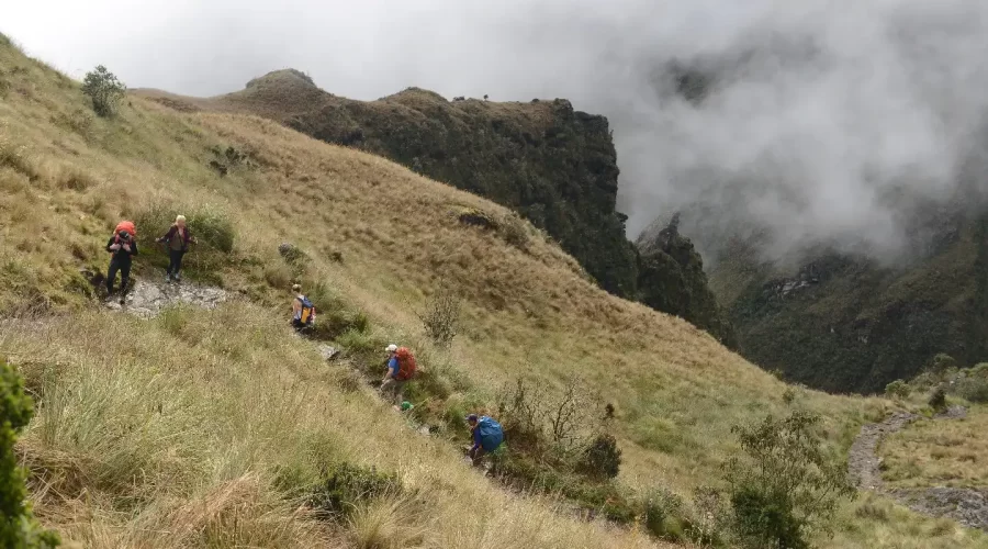 hike-inca-trail-machu-picchu
