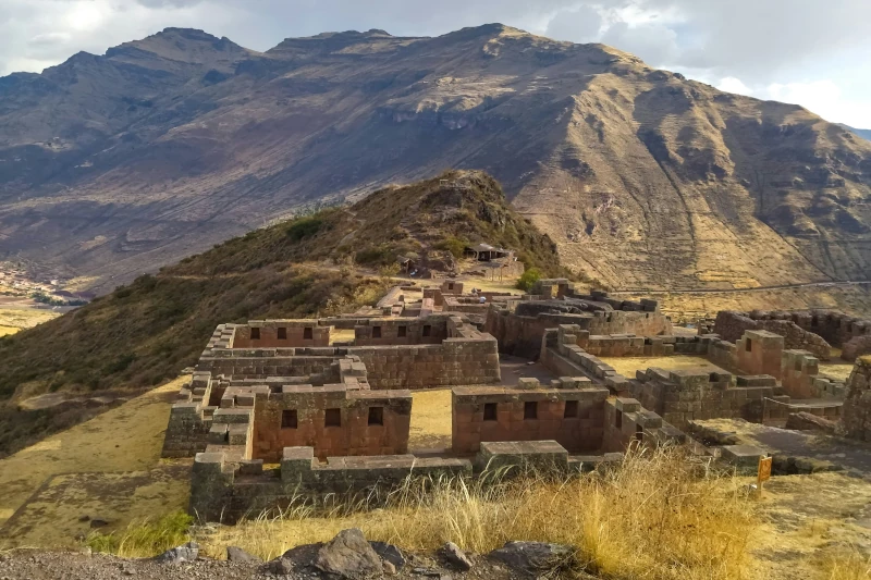 difference between sacred valley and machu picchu 